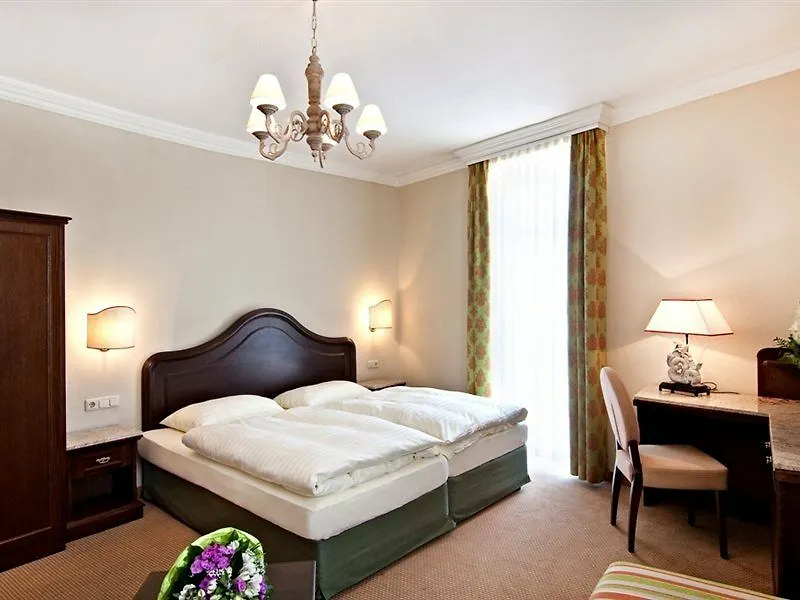 Atel Hotel Lasserhof Salzburg 3*,